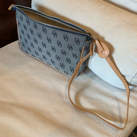 Small dooney and bourke bag - Picture 4 of 4
